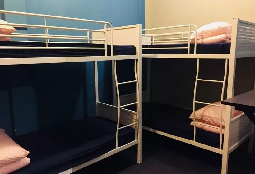 Olive Flashpackers  Hostel