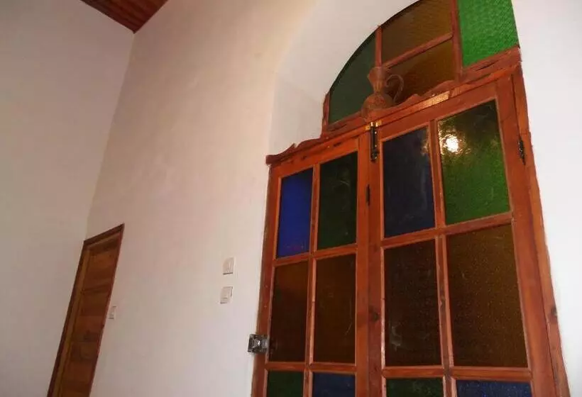 Riad Mikou