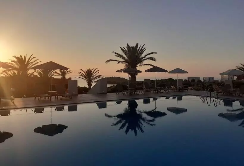 Georgia Vicky Studios & Apartments