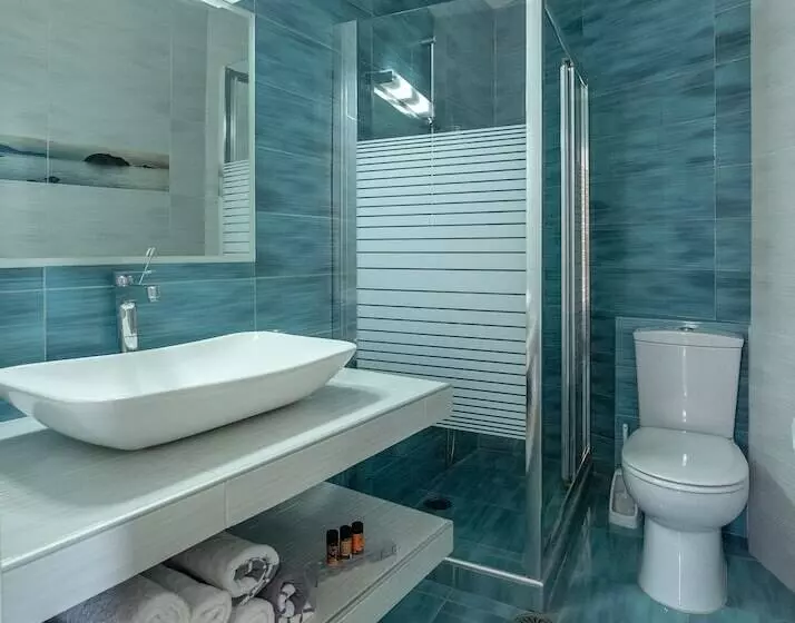 Georgia Vicky Studios & Apartments