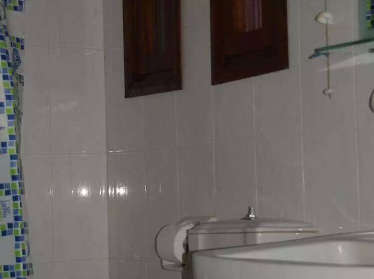 Georgia Vicky Studios & Apartments