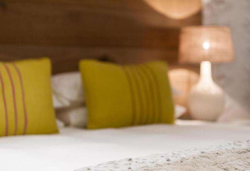 فندق 107 Dorpstraat Boutique