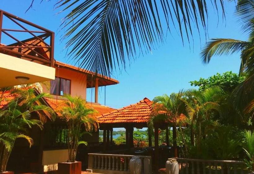 호텔 Asian Jewel Boutique