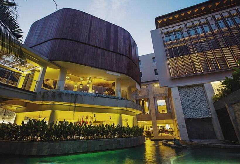 Отель Bali Paragon Resort