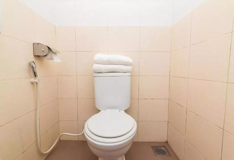 בית מלון כפרי Lovina Inn Nagoya Batam