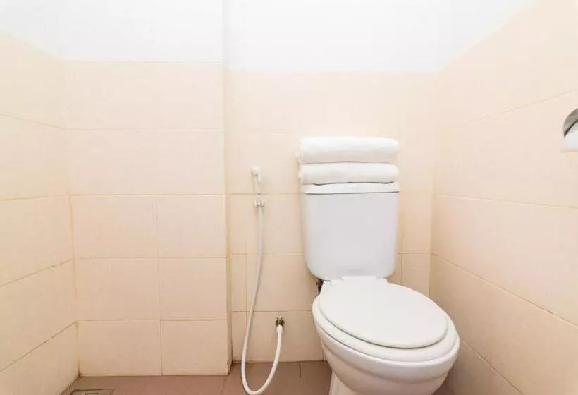 בית מלון כפרי Lovina Inn Nagoya Batam