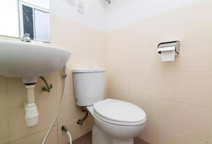 בית מלון כפרי Lovina Inn Nagoya Batam