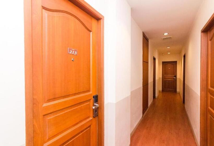 فندق Lovina Inn Nagoya Batam