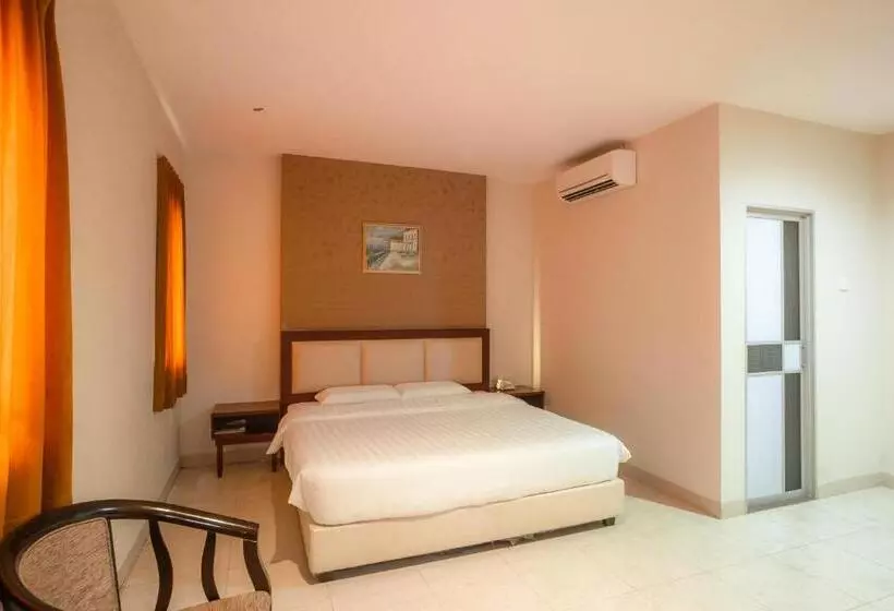 בית מלון כפרי Lovina Inn Nagoya Batam