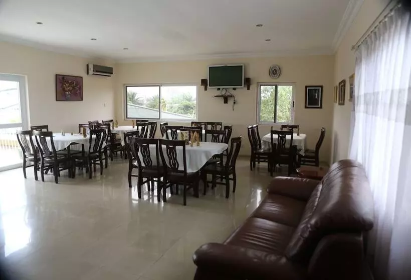 בית מלון כפרי Okera Inn