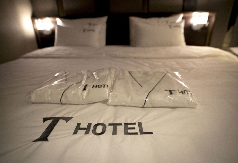 Hotel T