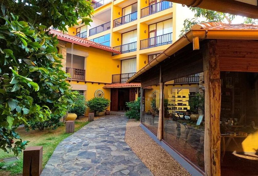 ホテル Thaulle Ayurveda Resort   Yala