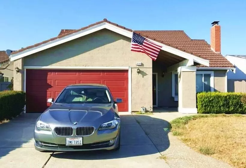 Sunny And Elegant Villa