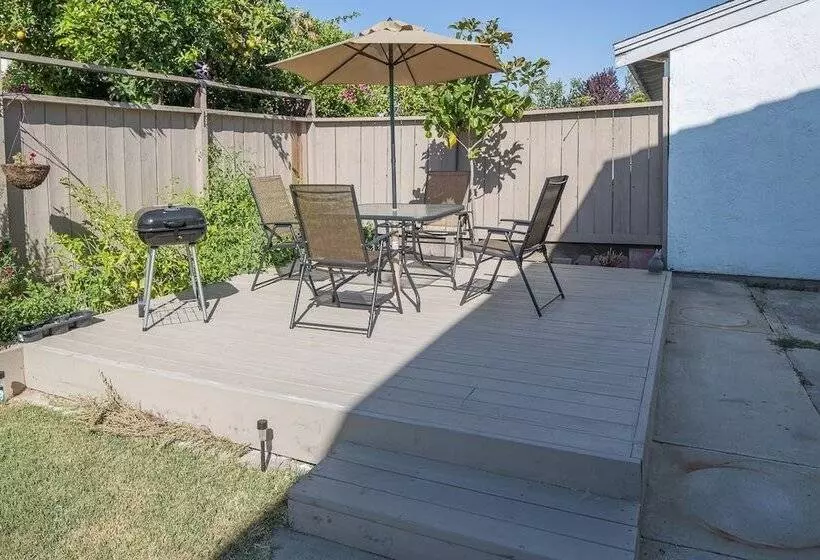 Sunny And Elegant Villa