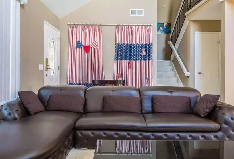 Sunny And Elegant Villa