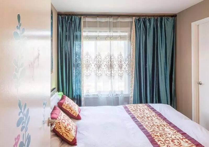 Sunny And Elegant Villa