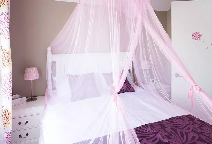 Sunny And Elegant Villa