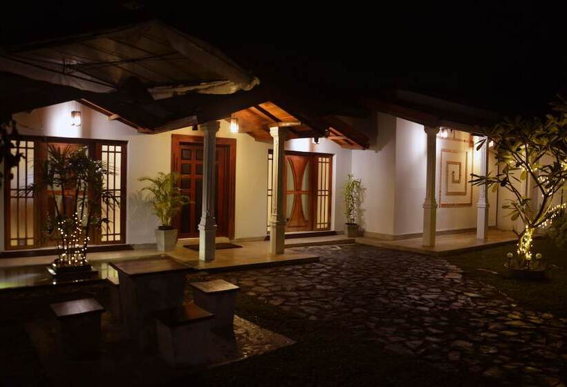 مبيت وإفطار Finlanka Guest