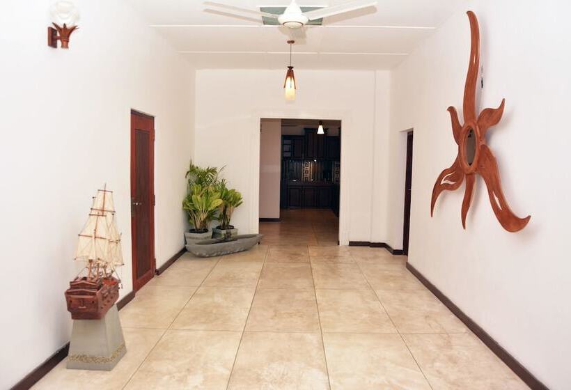 مبيت وإفطار Finlanka Guest