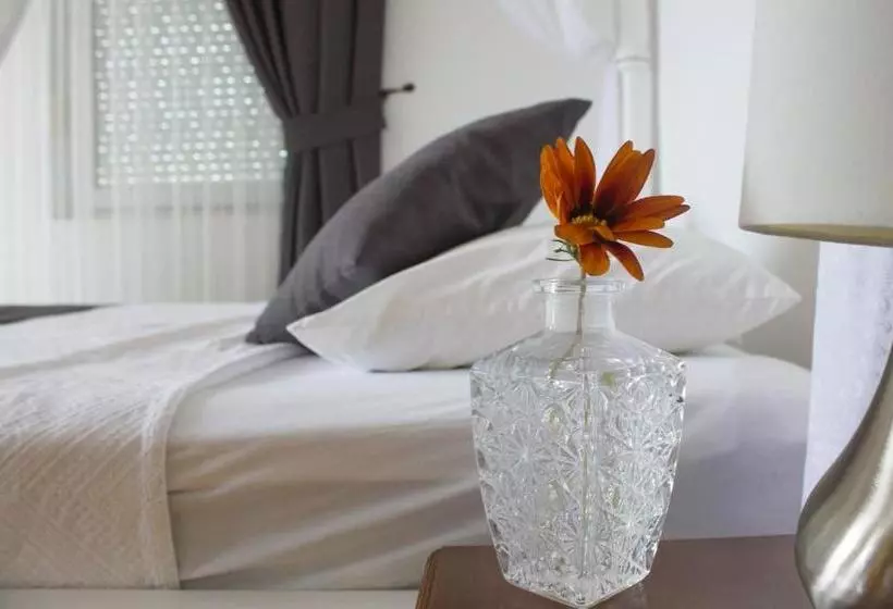 Bed and Breakfast Lumina Otel