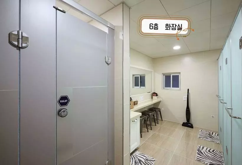 First Guest House - Hostel