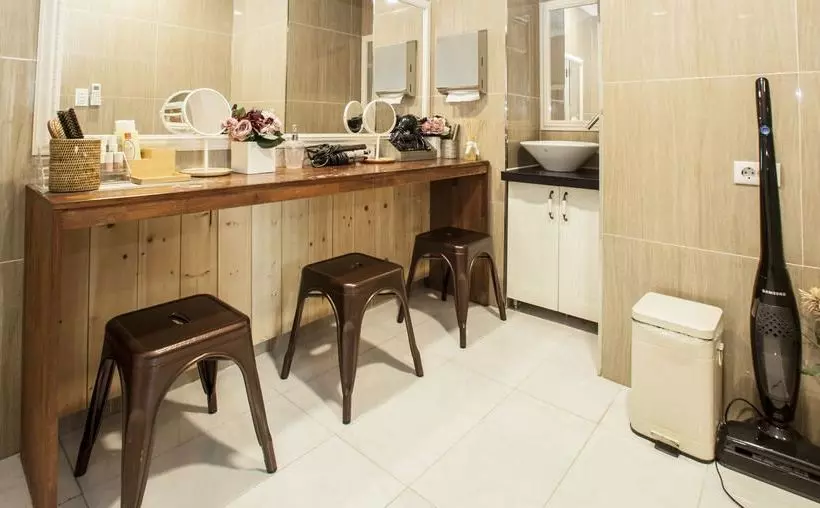 First Guest House - Hostel