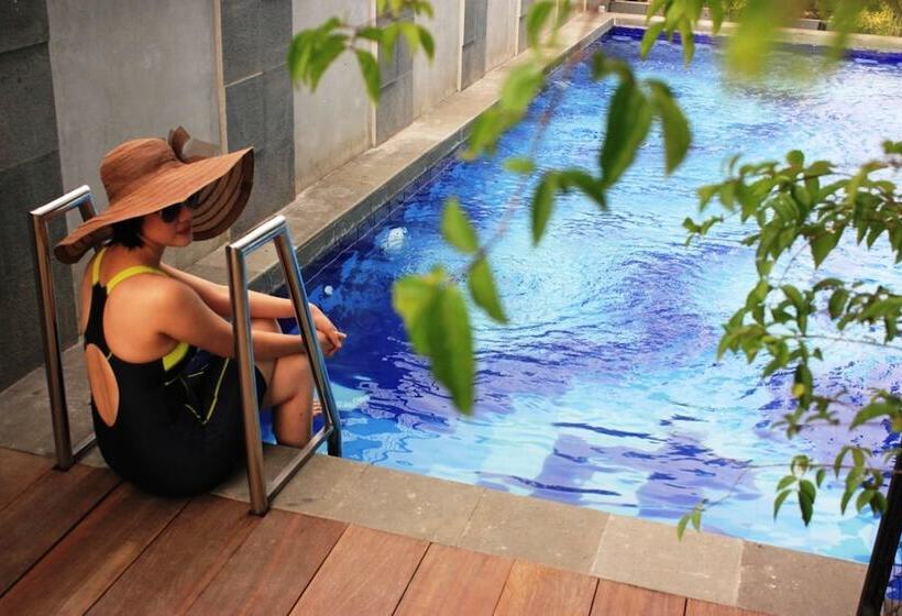 בית מלון כפרי Agria Bogor   Tajur