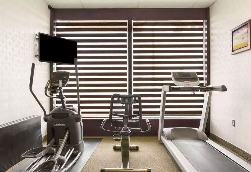 호텔 Days Inn By Wyndham Vermilion