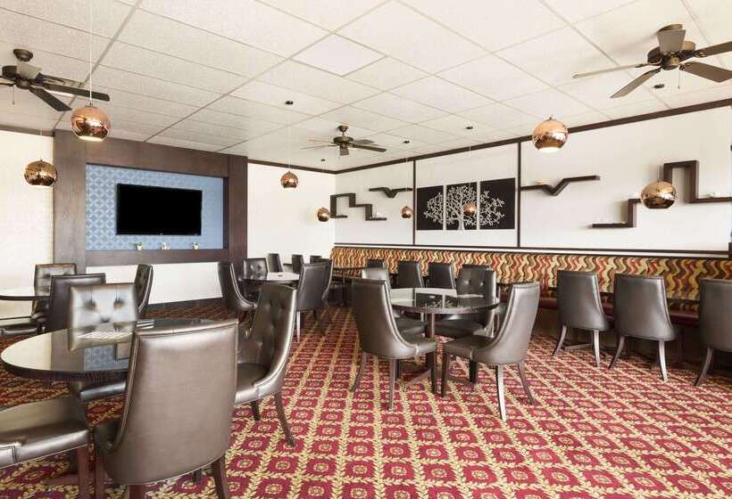 Отель Days Inn By Wyndham Vermilion