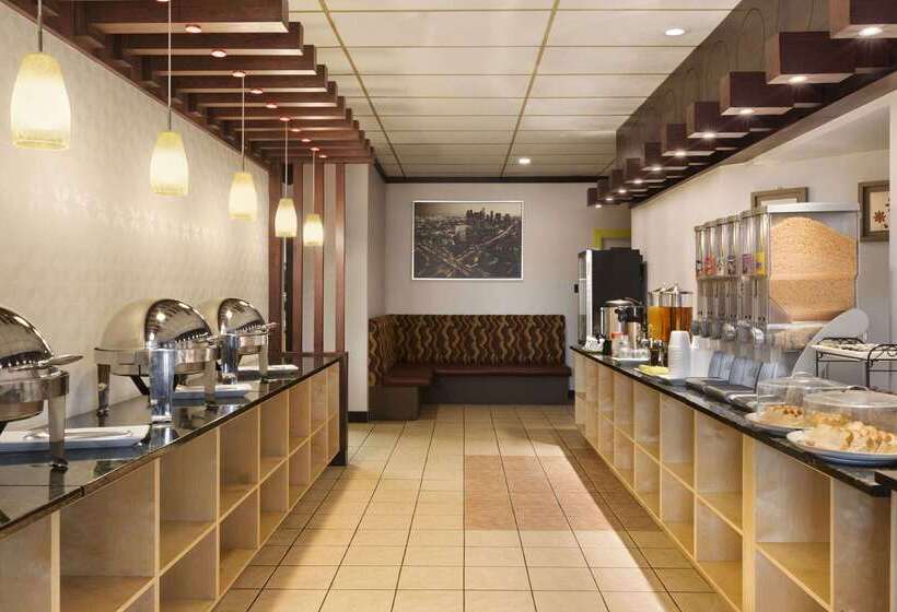 Отель Days Inn By Wyndham Vermilion