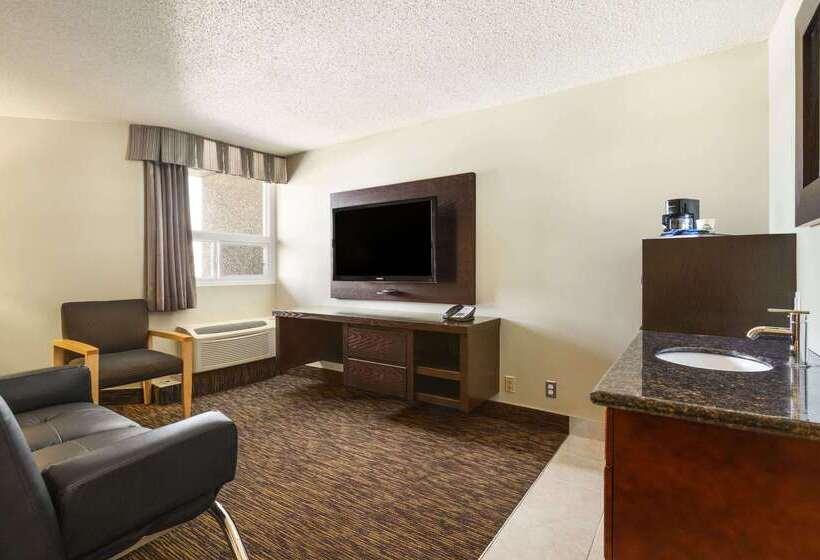 Отель Days Inn By Wyndham Vermilion