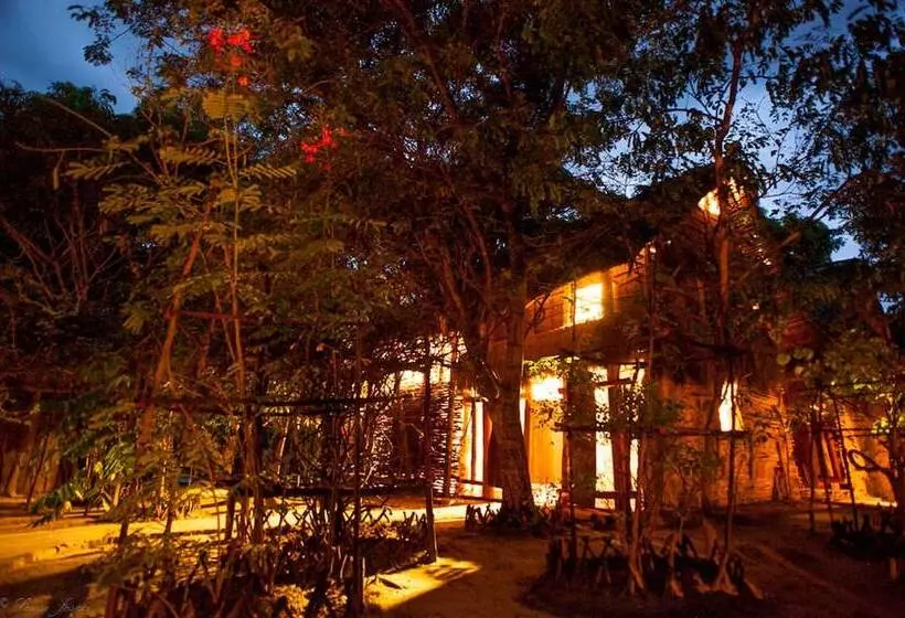 هتل Iharana Bush Camp