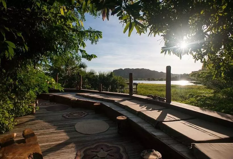 هتل Iharana Bush Camp