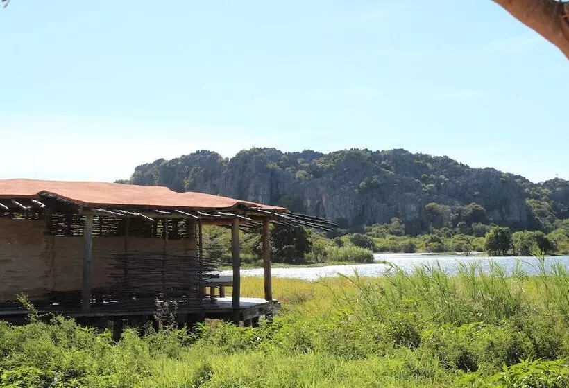 هتل Iharana Bush Camp