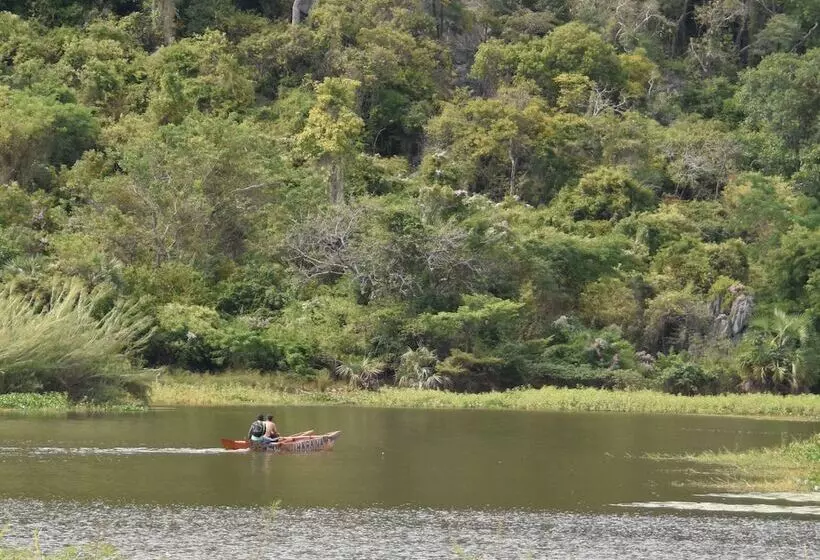 هتل Iharana Bush Camp