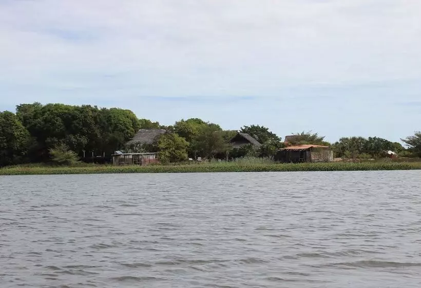 هتل Iharana Bush Camp