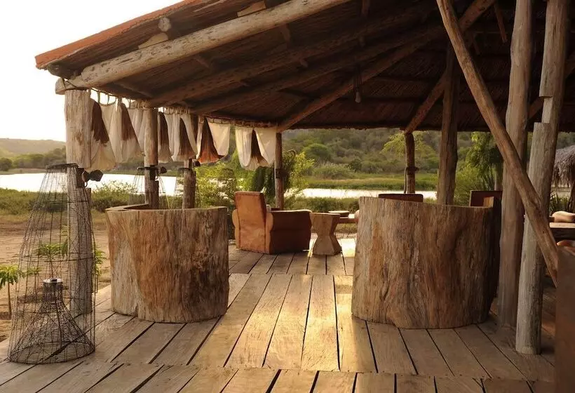 هتل Iharana Bush Camp