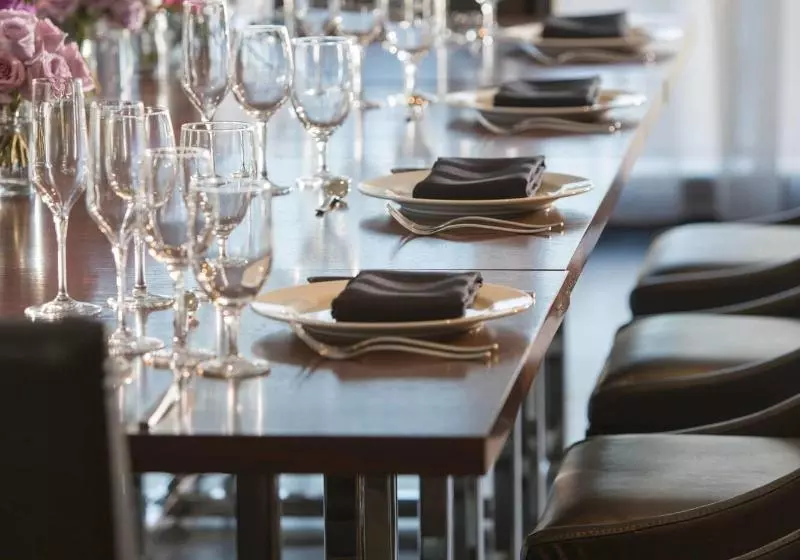 Отель Renaissance Albany