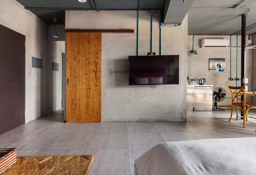 پانسیون 4 Design Inn