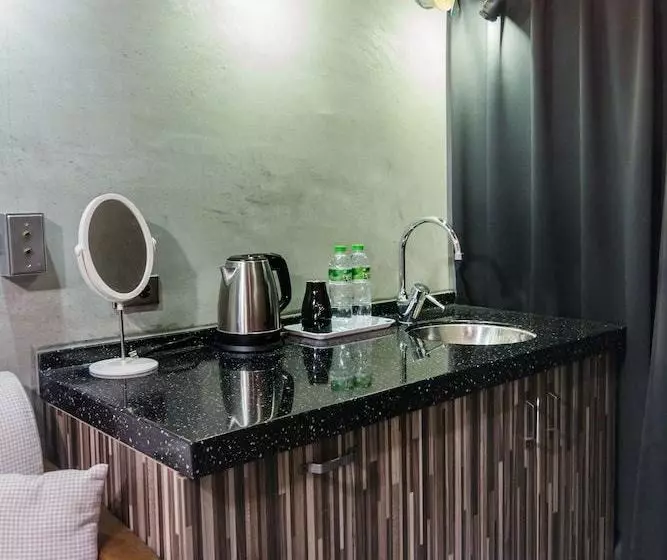 پانسیون 4 Design Inn