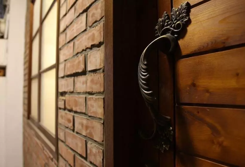 پانسیون Adore Tainan Adore House