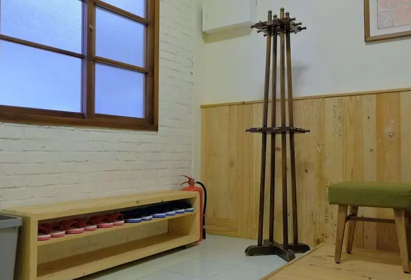 پانسیون Adore Tainan Adore House