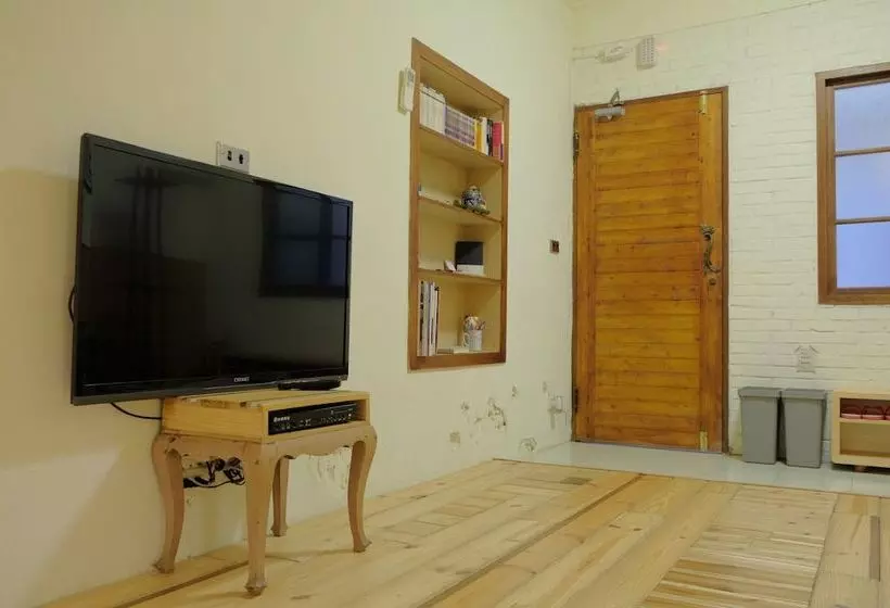 پانسیون Adore Tainan Adore House