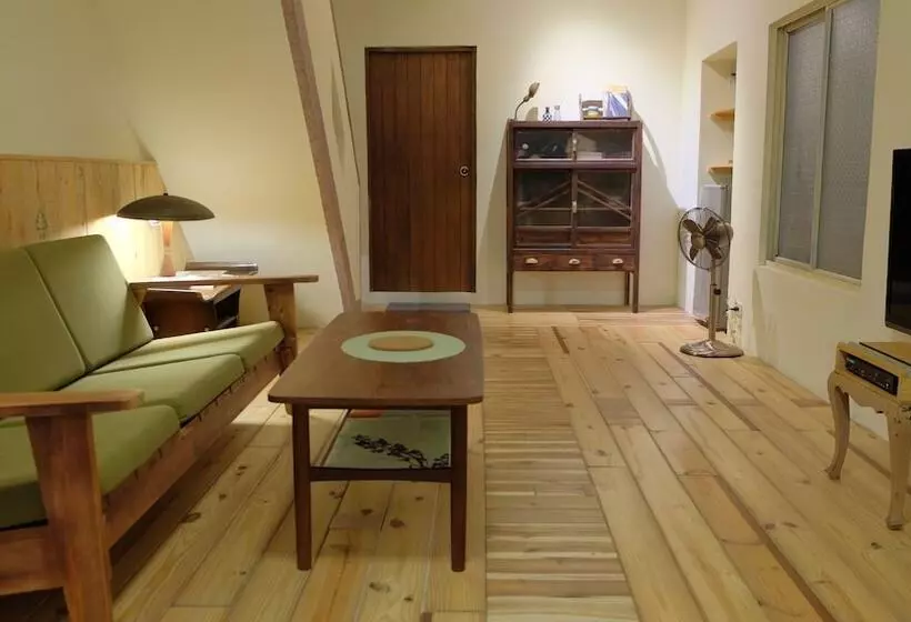 پانسیون Adore Tainan Adore House