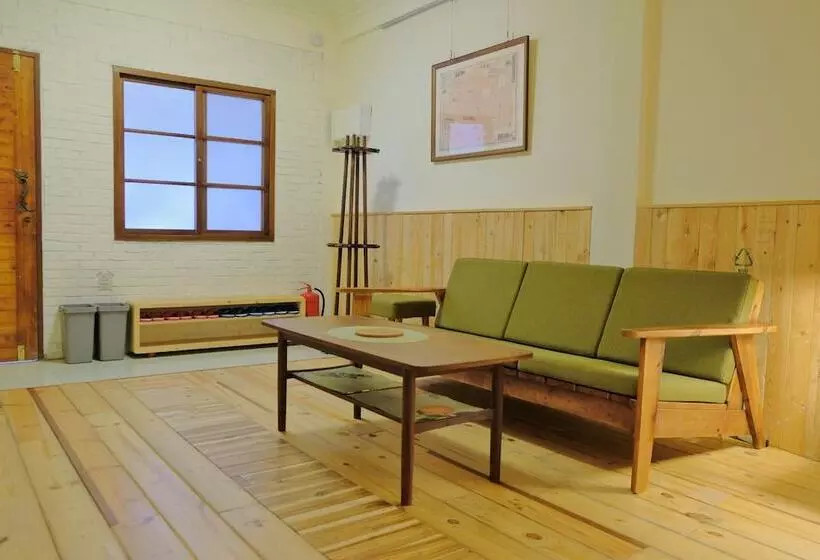 پانسیون Adore Tainan Adore House