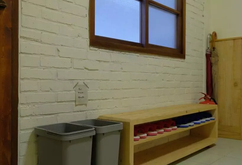 پانسیون Adore Tainan Adore House