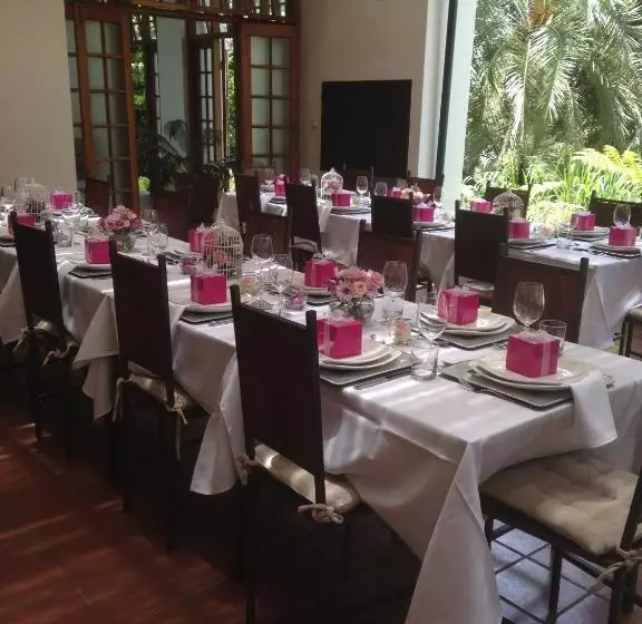 ペンション Kleine Constantia