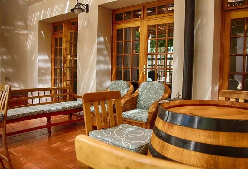 ペンション Kleine Constantia