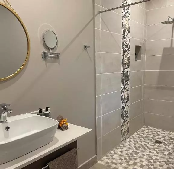 פנסיון Nut Grove Boutique