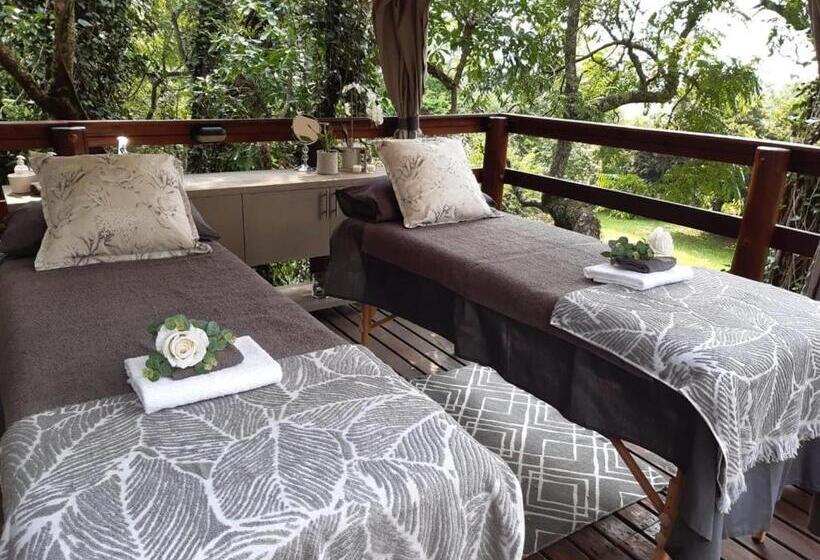 פנסיון Nut Grove Boutique